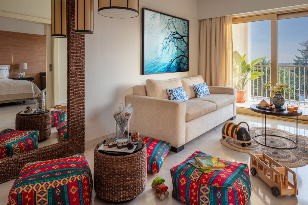 Victoria_Golf_Resort_&_Spa_FamilySuite_Dining_Table_2