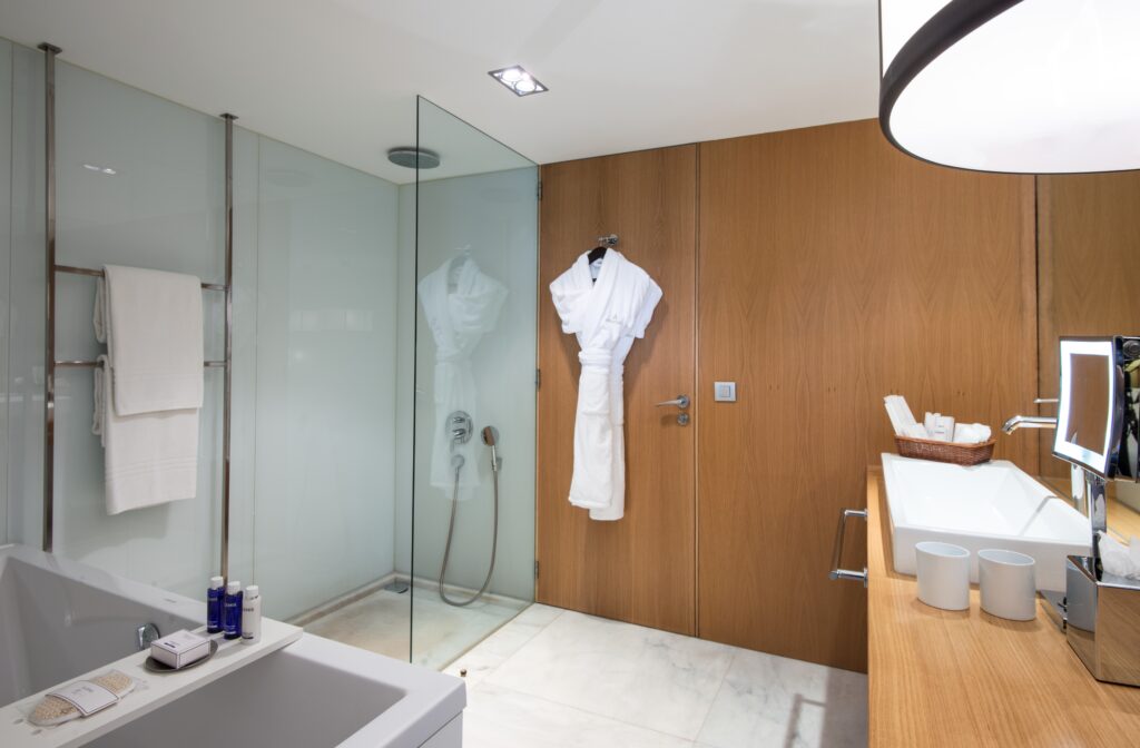 Victoria_Golf_Resort_&_Spa_Family_Suite_Bathroom