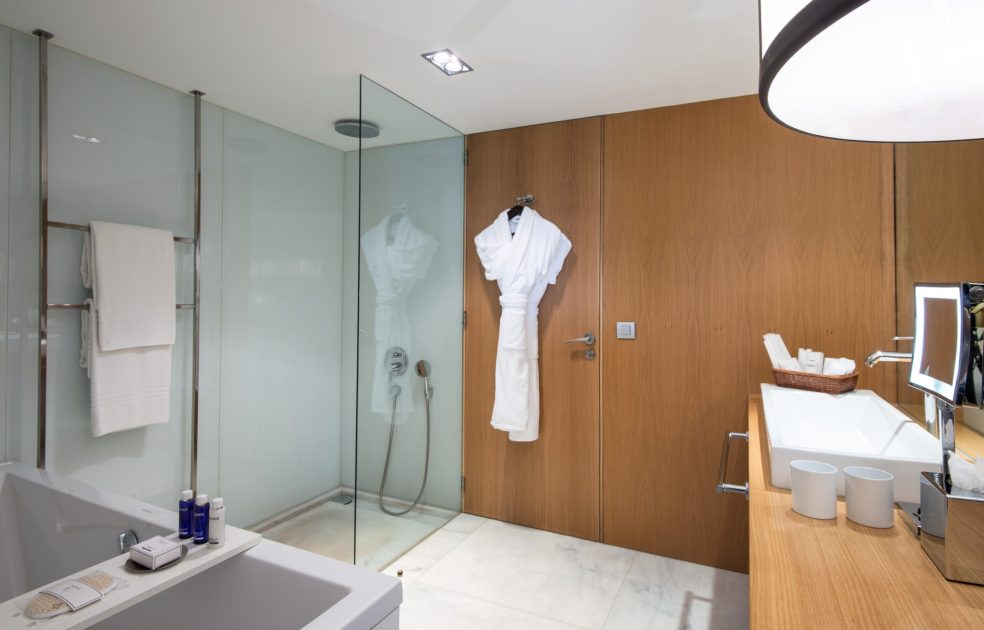 Victoria_Golf_Resort_&_Spa_Family_Suite_Bathroom_jpg