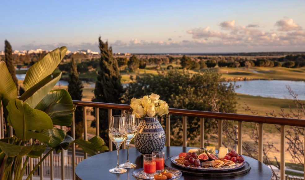 Victoria_Golf_Resort_&_Spa_Golf_View_Suite_Terrace