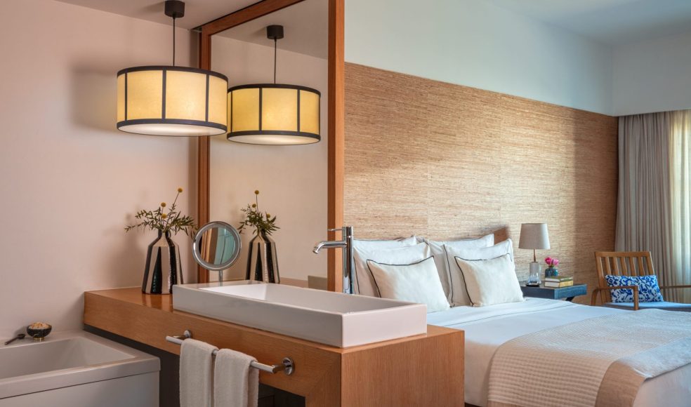 Victoria_Golf_Resort_&_Spa_Palms_Suite_Bathroom